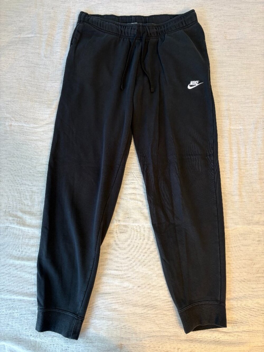Nike Women’s Mid-Rise Club Fleece Joggers Size Large – Black